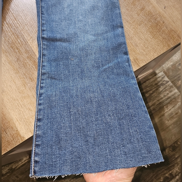 **SOLD** Arula Midrise Flare Jean's Size 14 - Picture 4 of 7